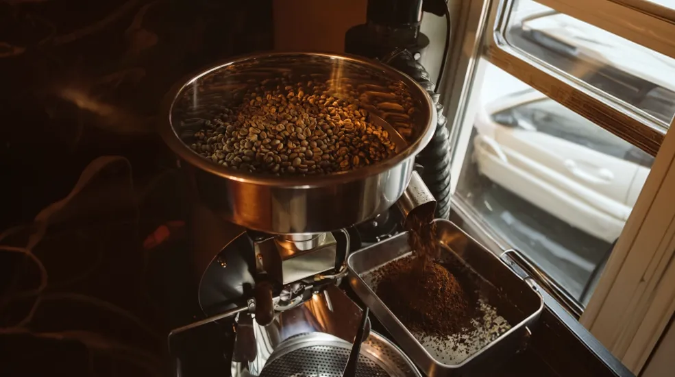 Grãos de café torrados e moagem com precisão